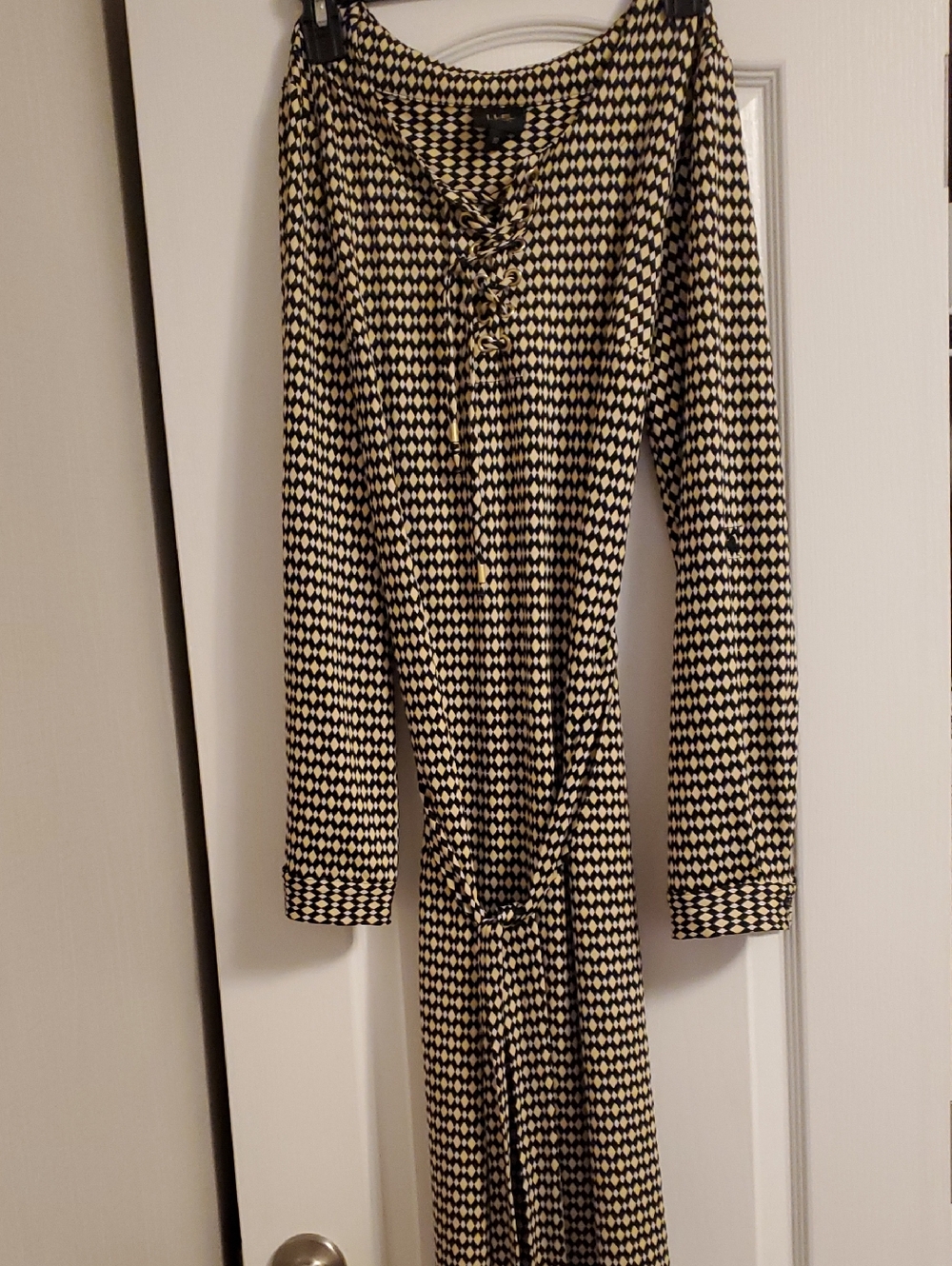 ILE New York Black & Cream Tie-Neck Geometric Dress